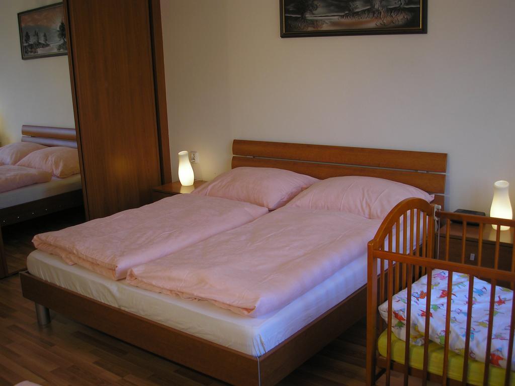 Vacation Apartment Up To 10 Μπρατισλάβα Δωμάτιο φωτογραφία